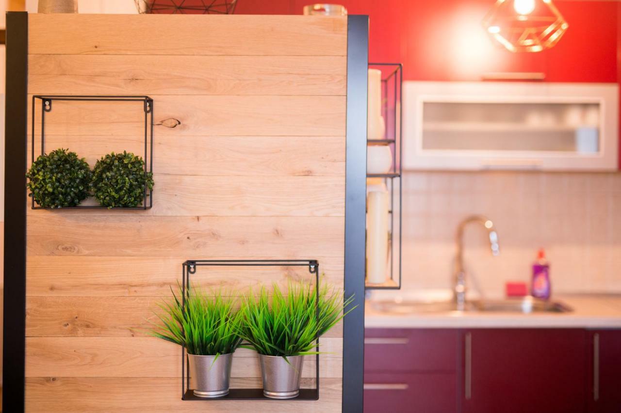 Apartment Lamar - Entry With Pin 0 - 24H, Underground Parking Garage, Elevator Slavonski Brod Buitenkant foto