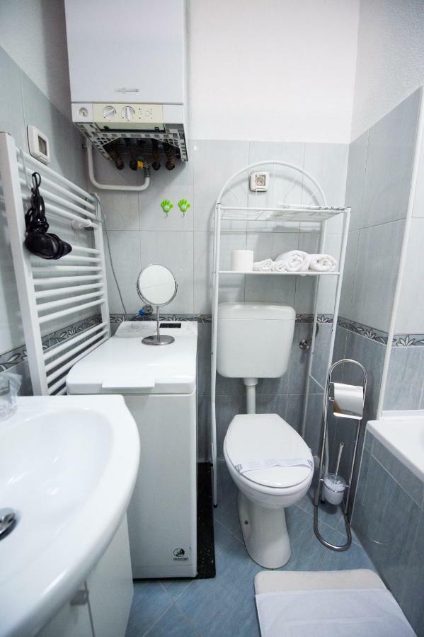 Apartment Lamar - Entry With Pin 0 - 24H, Underground Parking Garage, Elevator Slavonski Brod Buitenkant foto
