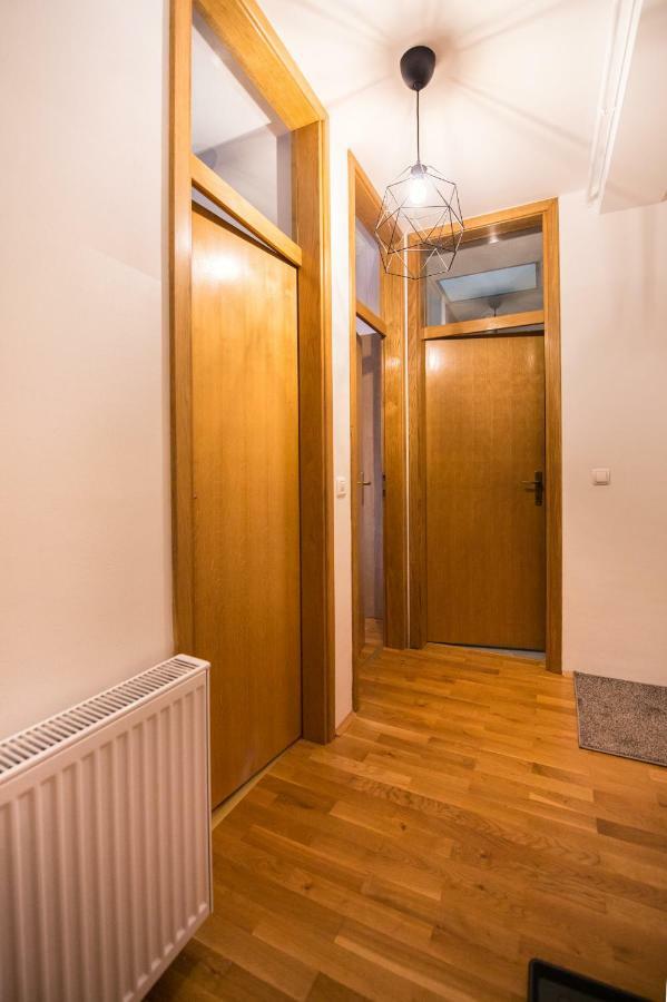 Apartment Lamar - Entry With Pin 0 - 24H, Underground Parking Garage, Elevator Slavonski Brod Buitenkant foto
