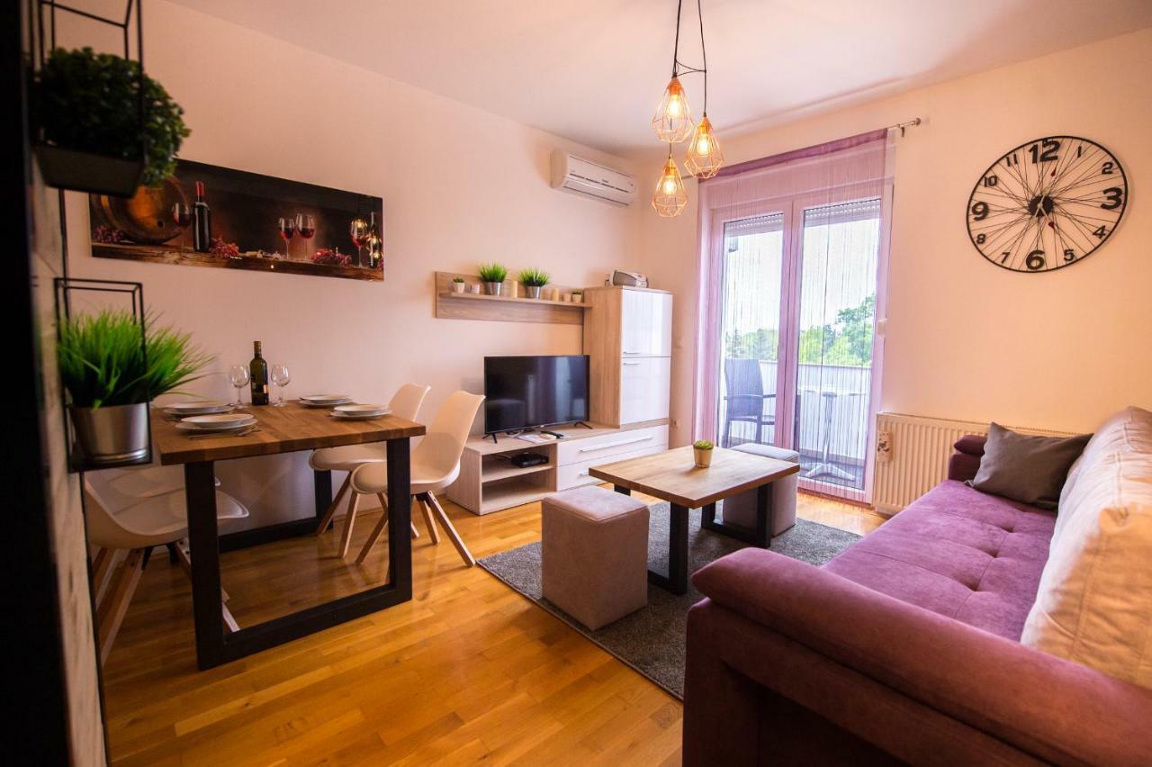 Apartment Lamar - Entry With Pin 0 - 24H, Underground Parking Garage, Elevator Slavonski Brod Buitenkant foto