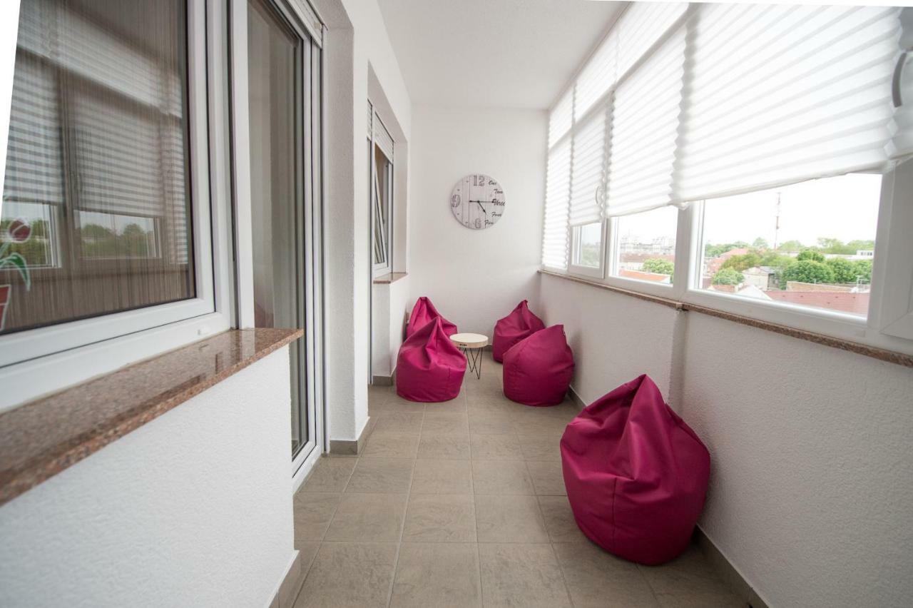 Apartment Lamar - Entry With Pin 0 - 24H, Underground Parking Garage, Elevator Slavonski Brod Buitenkant foto