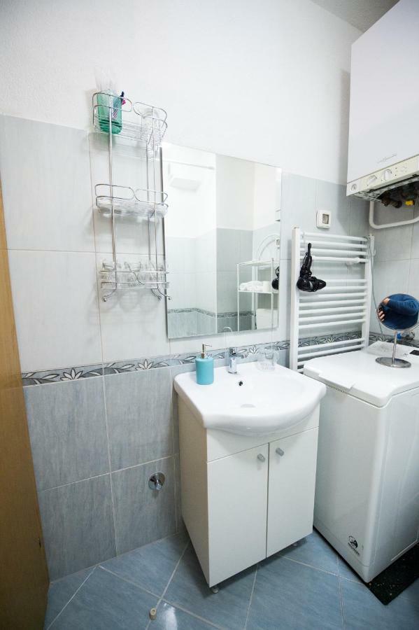 Apartment Lamar - Entry With Pin 0 - 24H, Underground Parking Garage, Elevator Slavonski Brod Buitenkant foto