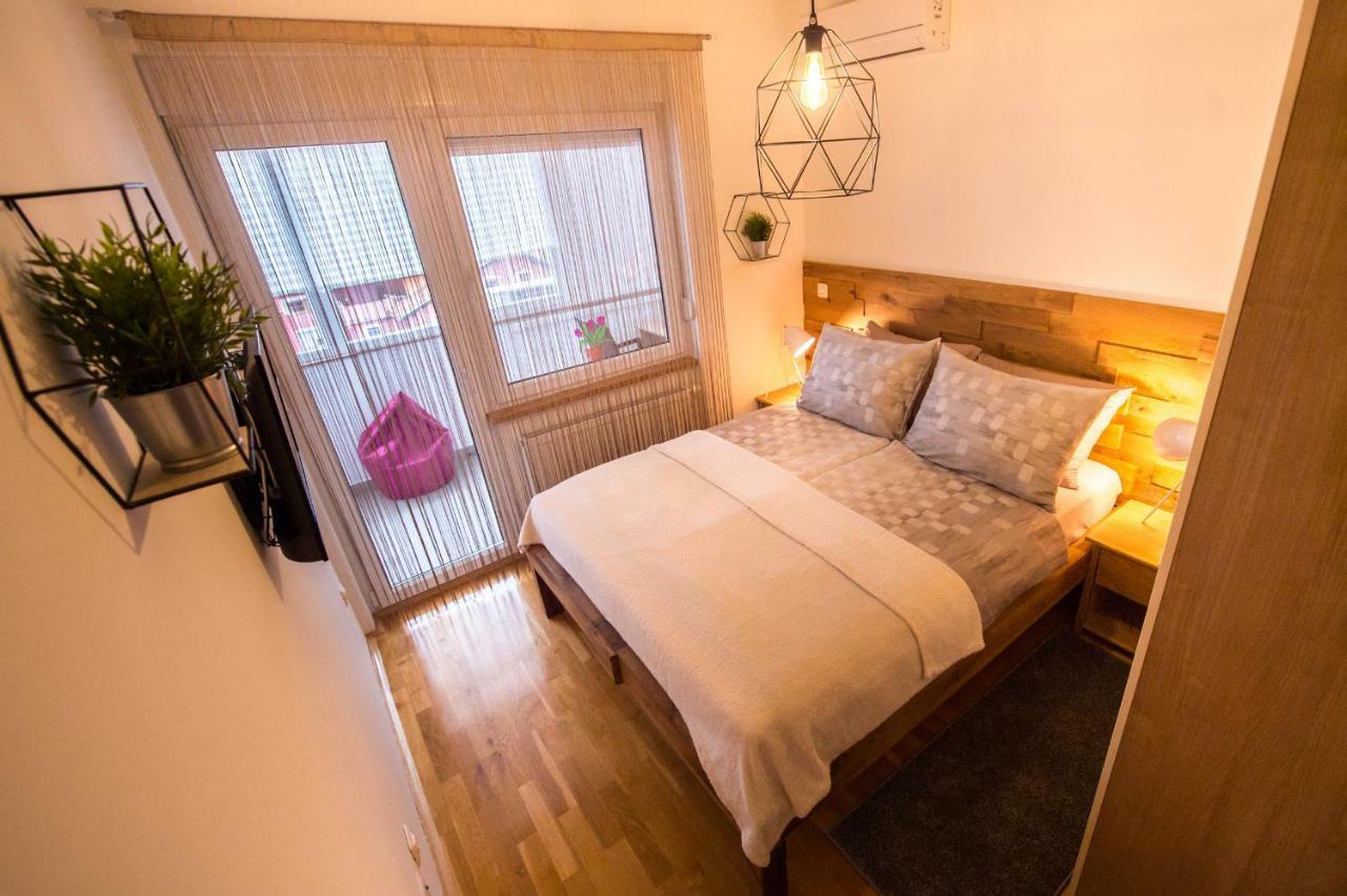 Apartment Lamar - Entry With Pin 0 - 24H, Underground Parking Garage, Elevator Slavonski Brod Buitenkant foto